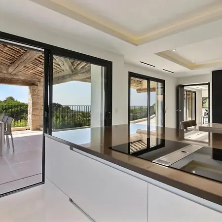 Villa Large Terrace With A Barbecue Area *