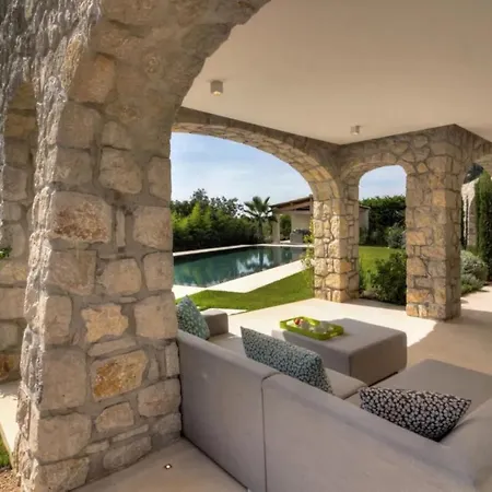 Villa Large Terrace With A Barbecue Area Cers